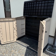 KETER屋外用収納庫 おしゃれ 物置 子供用自転車の保管にの画像