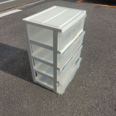 新品：収納タンスプラスチック製品：引き出し４段：高さ８４ｃｍ：ホワイト：の画像