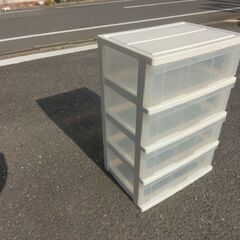 新品：収納：箪笥：プラスチック４段：ホワイトの画像