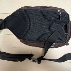 colemanとFILAのバッグの画像