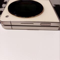 美品 折りたたみスマホ LiberoFlip ゴールド SIMフリーの画像