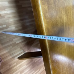 ダイニングテーブルの画像