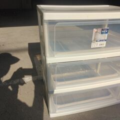 箪笥：プラス：チック３段式：収納ケース：押し入れ寸法です：の画像
