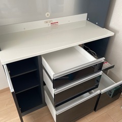 カップボード キッチン食器棚の画像