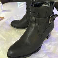 レディースショートブーツ
の画像