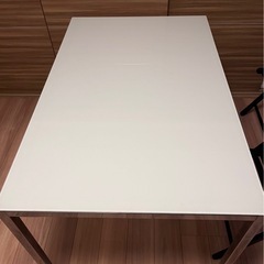 IKEA テーブルの画像