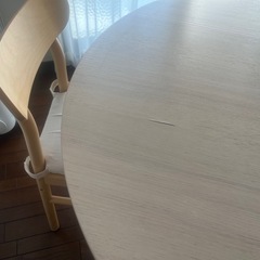 IKEAダイニングテーブルの画像