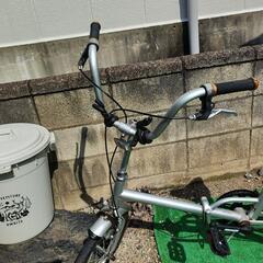 16インチ 折りたたみ自転車 の画像