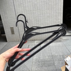 【本日のみ無料！！早い物勝ち！】ハンガーセット50本の画像