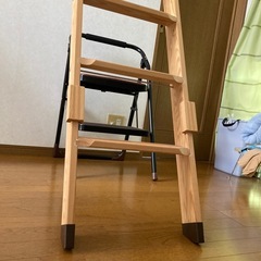 室内用  安全はしご 木製の画像