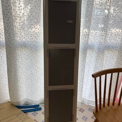 IKEA 全身鏡　扉などにかけられるミラーの画像