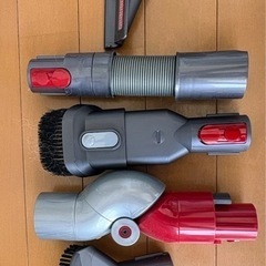 中古　ダイソンSV12 スタンド付き　動作品　使用感、汚れ、臭いありの画像