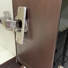 ◇ドリーム尼崎1号館◇ 【訳あり大特価】2枚扉食器棚の画像