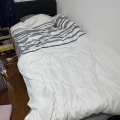 ・Ikea ベッドの画像