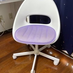 ・Ikea 机＆椅子の画像