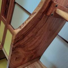 楠の木の一枚板サイドテーブルの画像