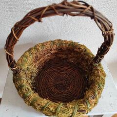 カゴ　天然モス籠　の画像