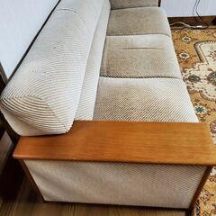 ３人掛け　ソファー　横になれます　大塚家具だと思いますの画像