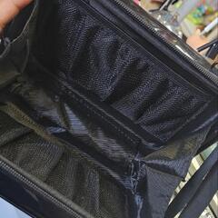 硬いショルダーバックの画像