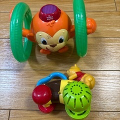 お猿さん、プーさんおもちゃの画像