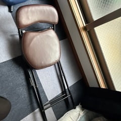 折りたたみ椅子の画像