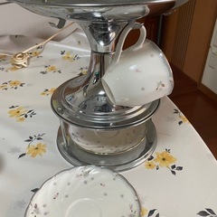 【引取限定】NOVA CHINA JAPAN製 New Ivory」シリーズのカップ＆ソーサー（スタンド付き）の画像