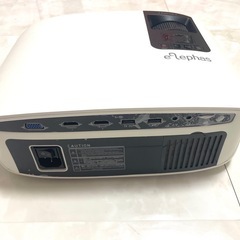 プロジェクター本体 & スクリーン 100インチの画像