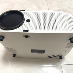 プロジェクター本体 & スクリーン 100インチの画像