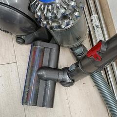 0823-133 dyson ダイソン DC63 サイクロン式掃除機 ※お求めの方はスタッフまでお声がけください。の画像