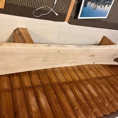 一枚板ベンチの画像
