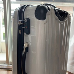 キャリーバック　スーツケース　旅行鞄の画像
