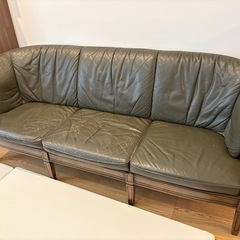 ロイヤル　三人掛けソファーの画像