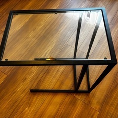 IKEA サイドテーブルの画像