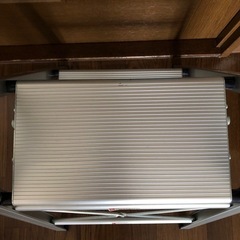 2段の脚立の画像