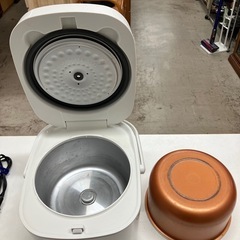 W2508-679 アイリスオーヤマ 5.5合ジャー炊飯器 DKERC-MA50-S 2019年製 通電確認済み 中古の画像