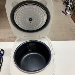 W2508-679 アイリスオーヤマ 5.5合ジャー炊飯器 DKERC-MA50-S 2019年製 通電確認済み 中古の画像