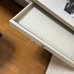 事務机、椅子付きの画像