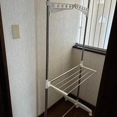 ドレッサー、チェスト×2、室内干し、鞄掛けの画像