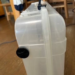 衣装ケース　コロ付き　持ち手付きの画像