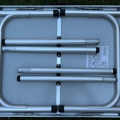 キャンプ用テーブルの画像