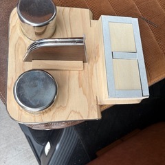 ハイエースバン200系ナロー用後部座席カップホルダーの画像