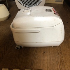 炊飯器
の画像