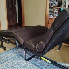 折りたたみベッド
の画像