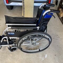 車椅子（自走式、折り畳み式）の画像