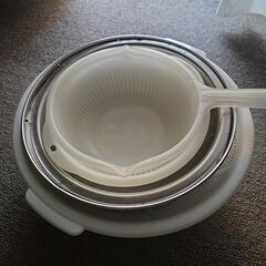 ザルやボールの画像