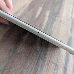 美品! Apple iPhone SE ホワイト 64GB シムフリーの画像