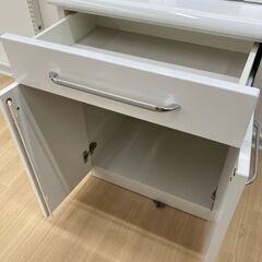 ★ジモティ割引あり★【リユースのサカイ野々市店】食器棚（細） W(幅)60×D(奥行き)45×H(高さ)196cm ※クリーニング済みの画像