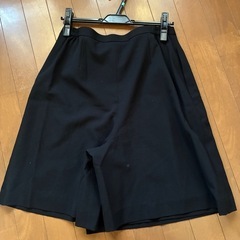 事務服　キュロットパンツ
の画像