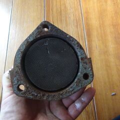 自動車用のメーカーや型式や型番が不明の触媒の買取を始めました