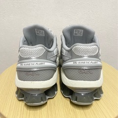 【23.5】ASICSアシックスGEL-KINETIC FLUENTの画像